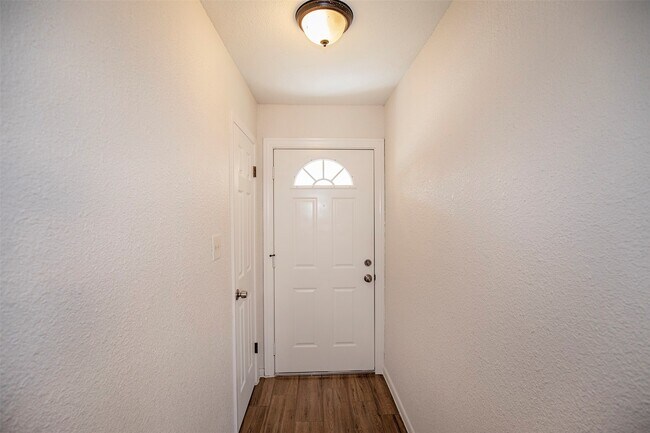 Building Photo - 4809 39th St E