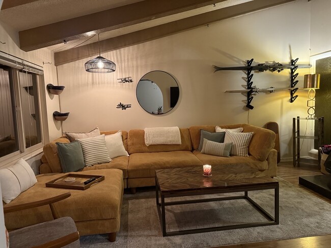 Building Photo - 1332 Millcreek Dr