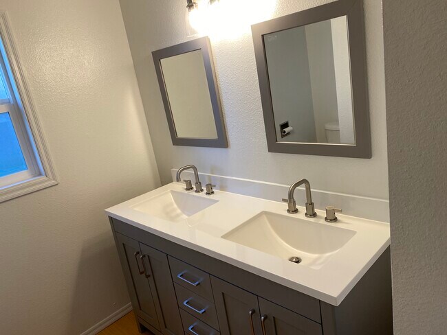 Foto del edificio - 13456 Aspen Lake Ct NE