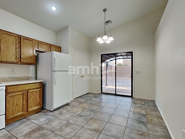 Foto del edificio - 2525 W Nancy Ln