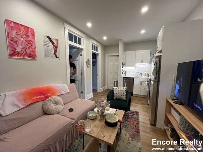 Foto del edificio - 833 Beacon St