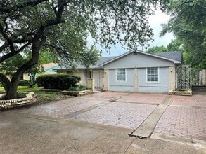 Building Photo - 1131 Kris St