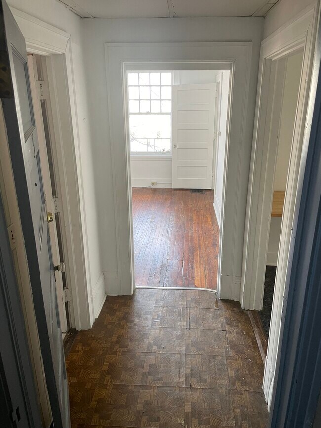 Foto del edificio - 5826 Darlington Rd #3