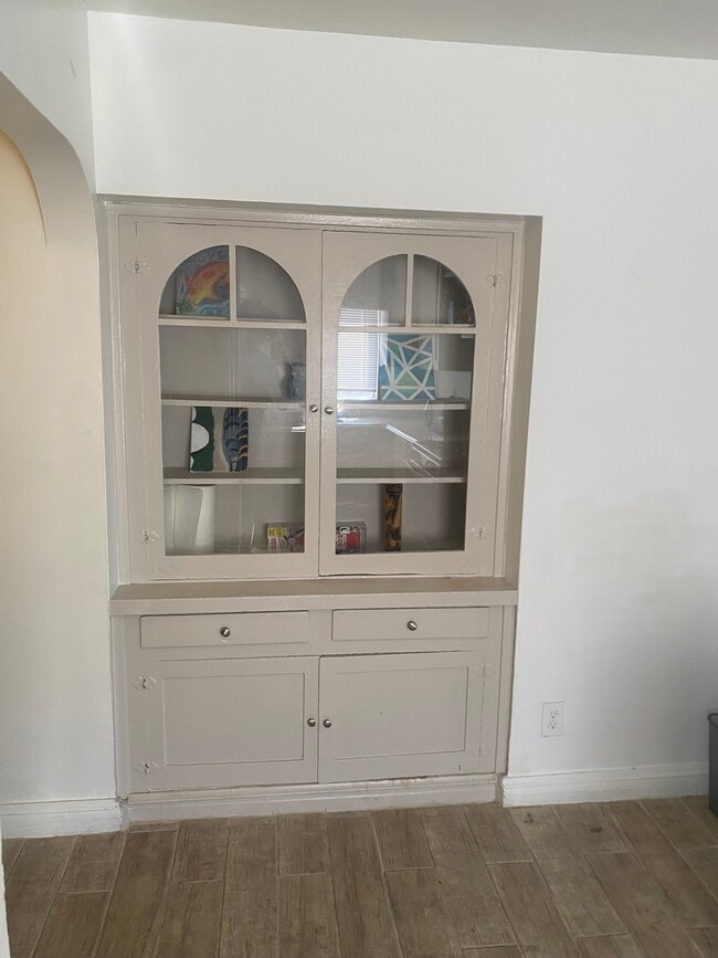 Building Photo - 3519 E 8th St