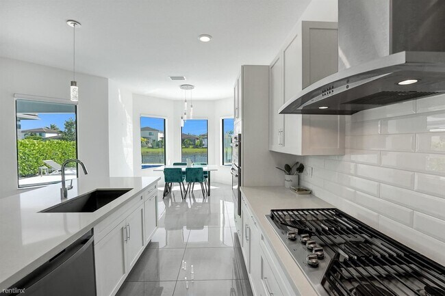 Foto del edificio - 5 br, 3.5 bath House - 10850 Oceano Way