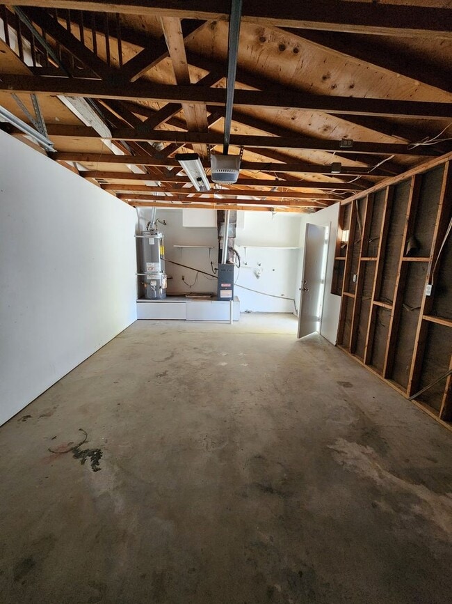 Building Photo - 6439 Camarilla Ave