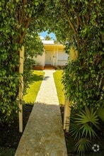 Building Photo - 1325 Marseille Dr