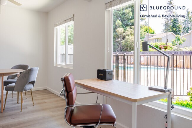 Building Photo - 245 Bush St