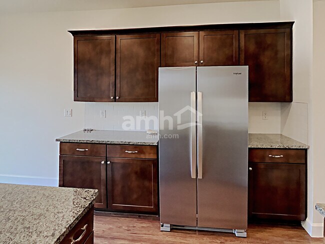 Building Photo - 373 North St