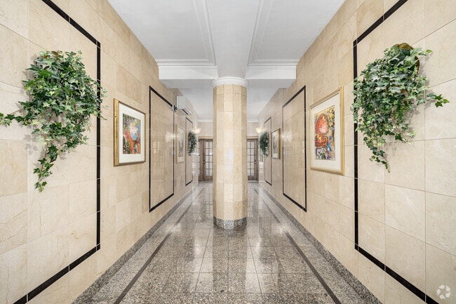 Lobby Photo - 2339 N. Geneva