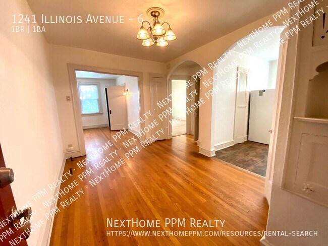 Building Photo - Dormont 1 Bedroom with heat included. Octo...