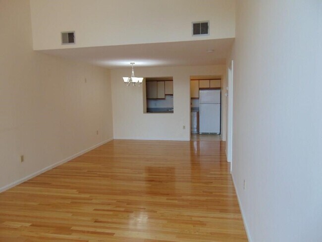 Foto del edificio - 94 Newbury Ave