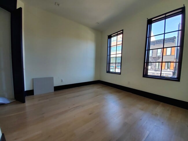 Foto del edificio - 541 NEWARK Ave
