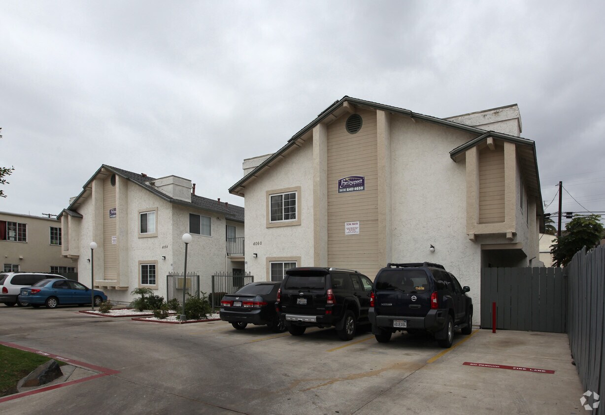 Primary Photo - 4054-& 4060 44th St
