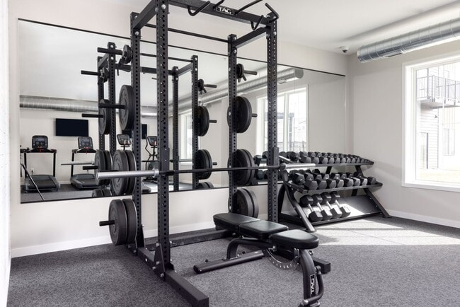 Interior Photo - Current 33