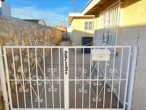 Building Photo - 2713 Fir St