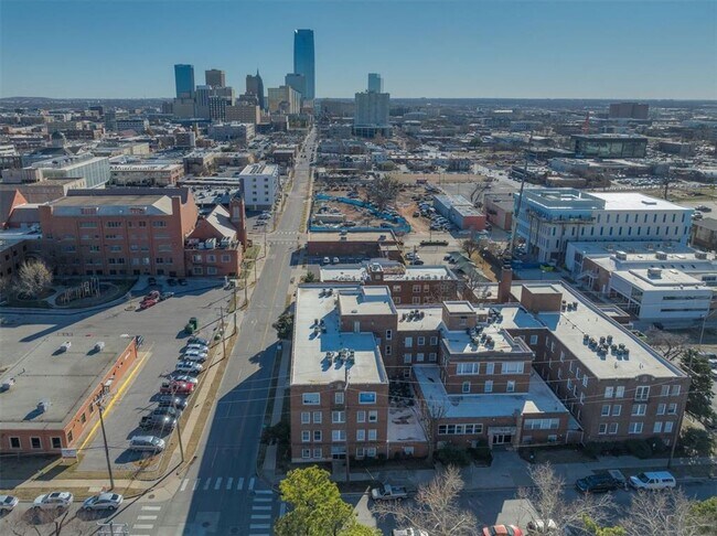 Building Photo - One bedroom loft in Midtown OKC!