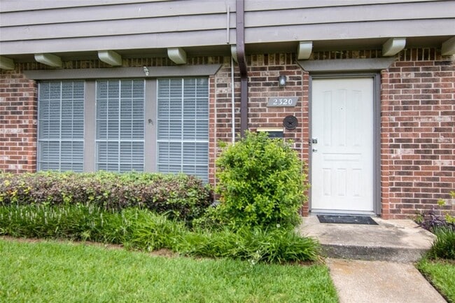 Photo - 2320 Shadowdale Dr Apartment