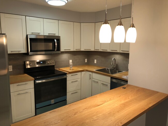 Foto del edificio - 221 Beach 80th St