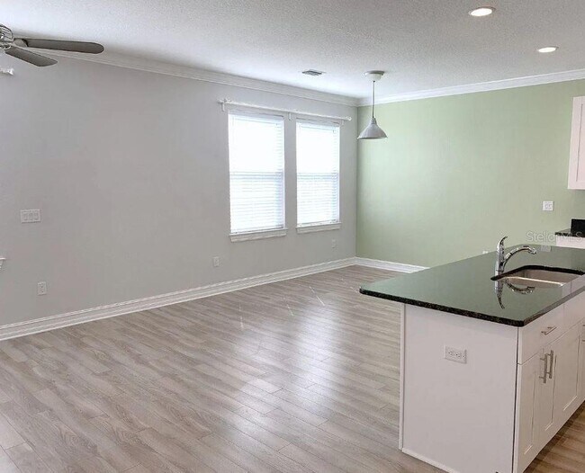 Foto del edificio - 6921 Interbay Blvd