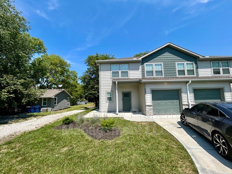 Foto principal - 33065 W 82nd St