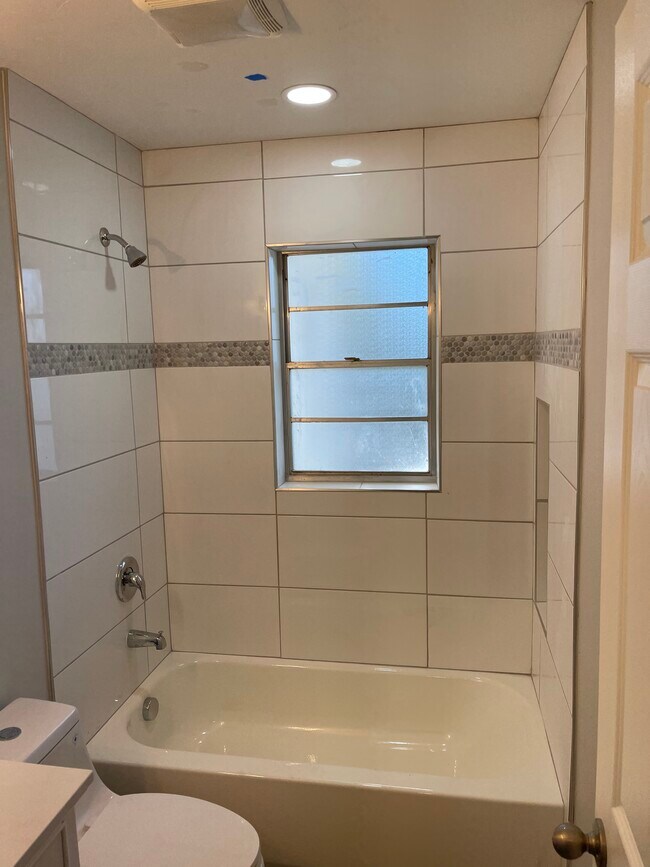Foto del edificio - 4708 18th St W
