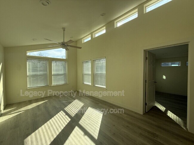 Foto del edificio - 10753 Oakton Way