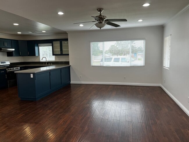 Building Photo - Beautiful 3 Bed 2 Bath House for Rent in W...