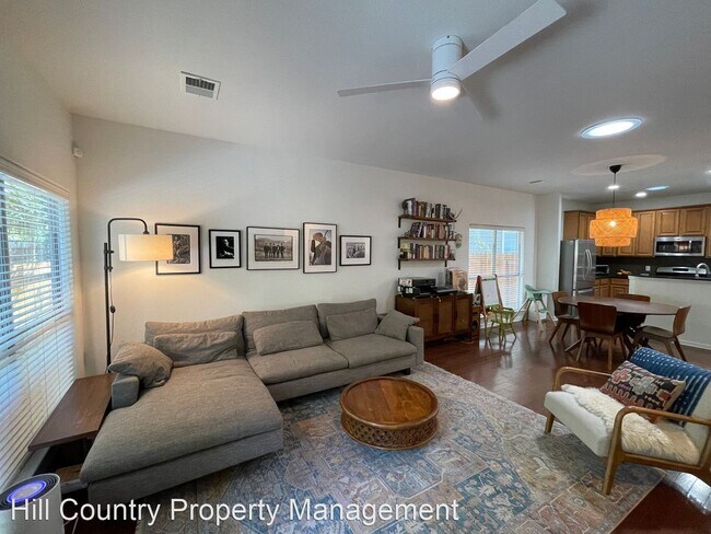 Building Photo - 3 br, 2 bath House - 2220 Amur Drive