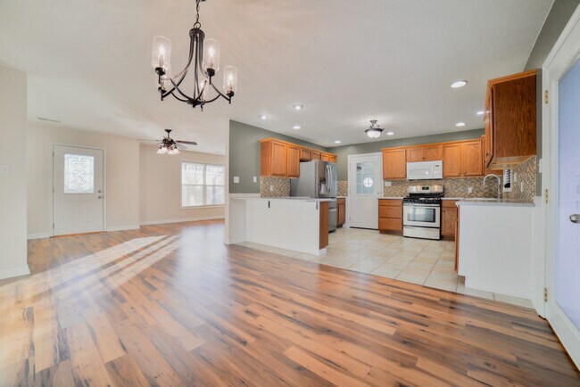 Foto del edificio - 398 Shady Brook Dr