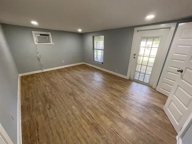 Foto del edificio - 8323 Lapanto Ln
