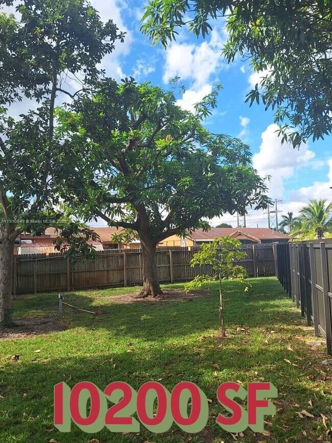 Foto del edificio - 13437 SW 44th Ln