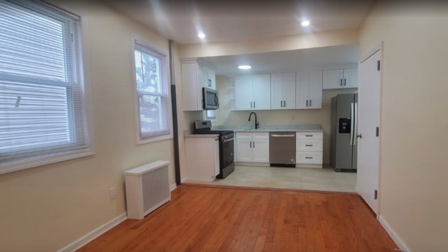 Building Photo - 2-29-29 Beach 29th St