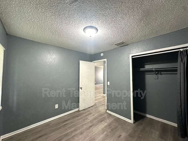 Foto del edificio - 8304 N Mulberry St