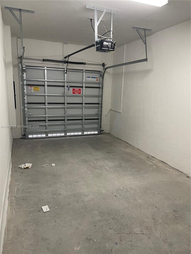 Foto del edificio - 20564 NE 5th Pl