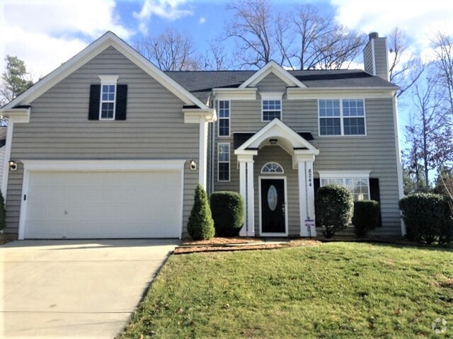 Building Photo - 8244 Chatham Oaks Dr