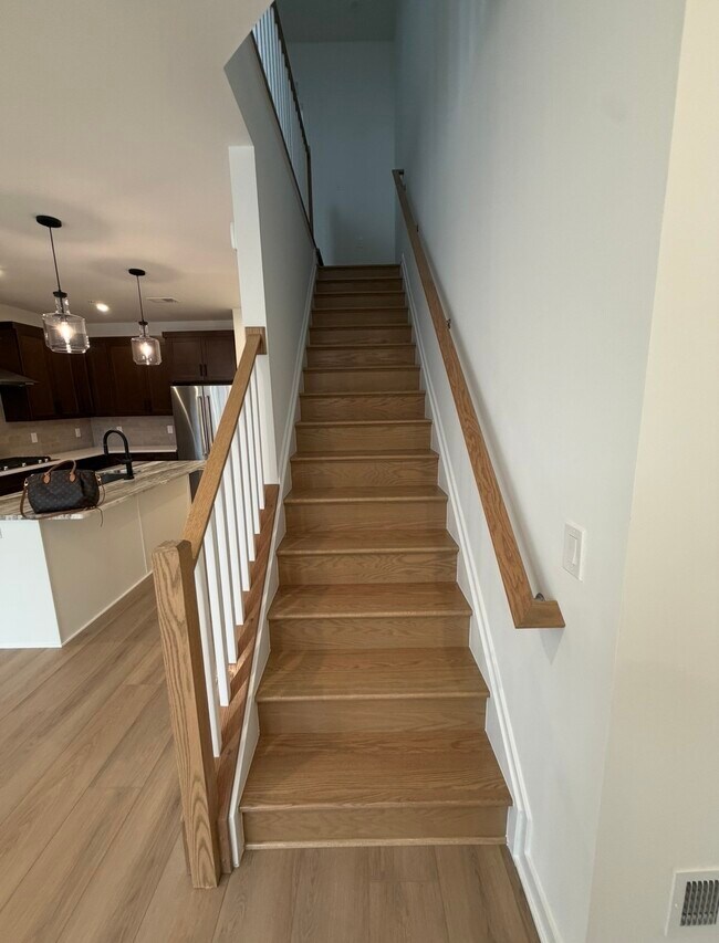 Foto del edificio - 22125 Little Mount Ter