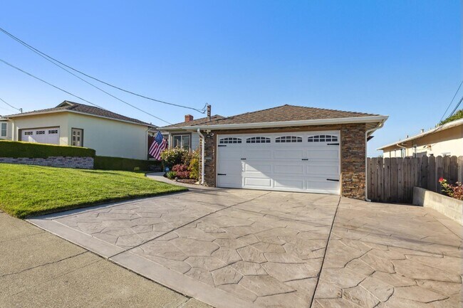 Building Photo - 623 Santa Susana Ave