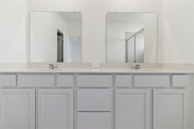 Building Photo - 2701 Skyline Lp