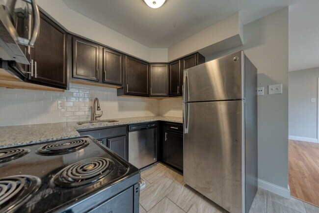 Building Photo - 933 Brookside Ave