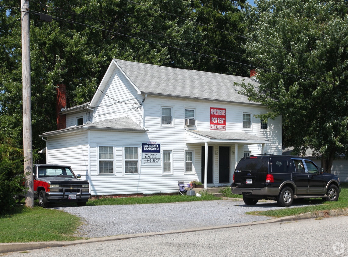 325 Winchester Creek Rd, Grasonville, MD 21638 Apartments in