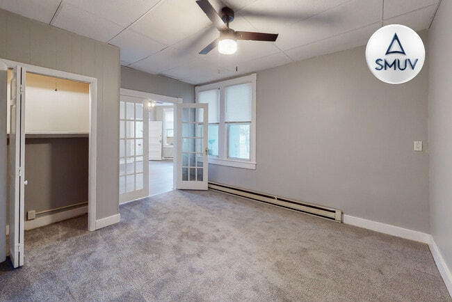 Building Photo - 15 E Overlea Ave