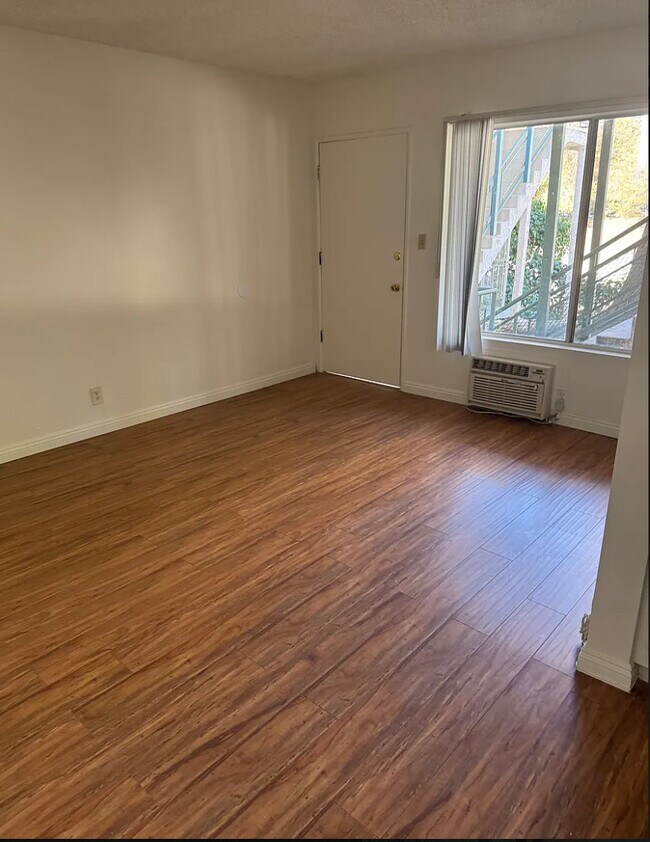 Foto del edificio - 13411 Moorpark St