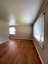 Building Photo - 259 E Sunset Ln