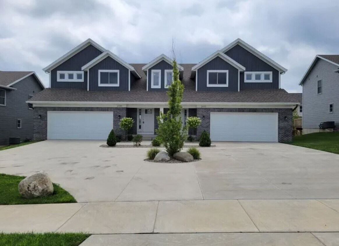 Foto principal - 2432 68th St SE