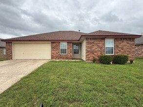 Building Photo - 3804 Ida Dr