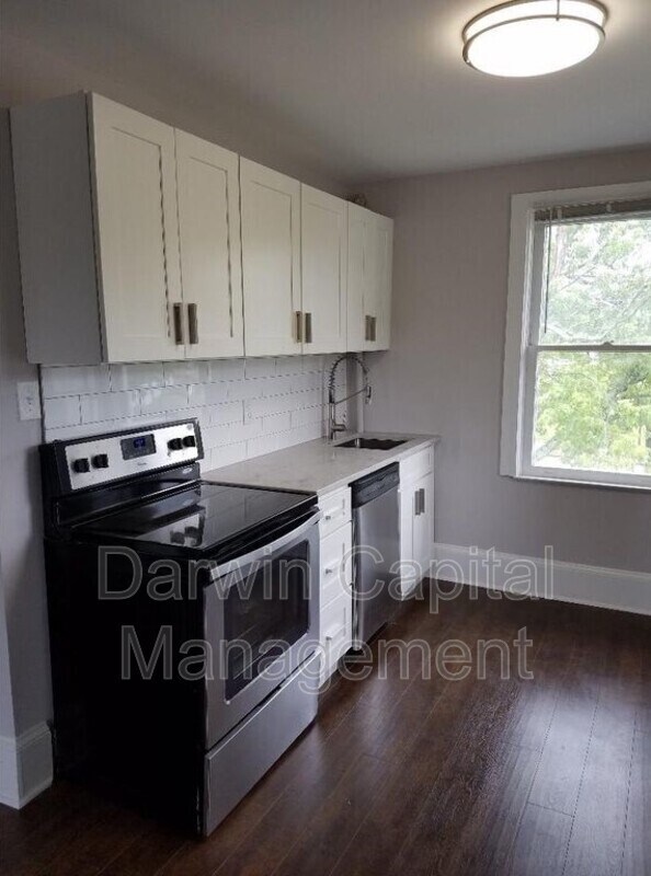 Foto principal - 165 W White Horse Pike