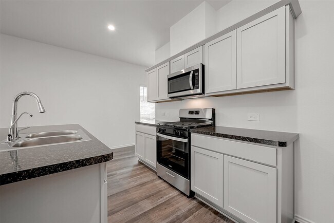 Building Photo - 5619 Vintage Oakmont Dr