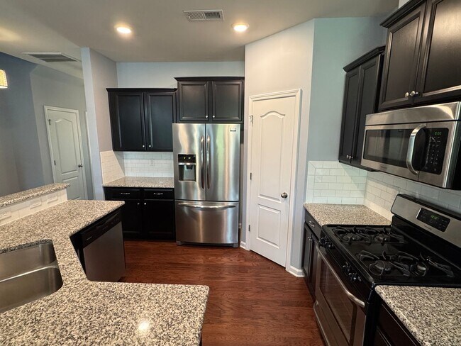 Foto del edificio - 4011 Black Walnut Wy