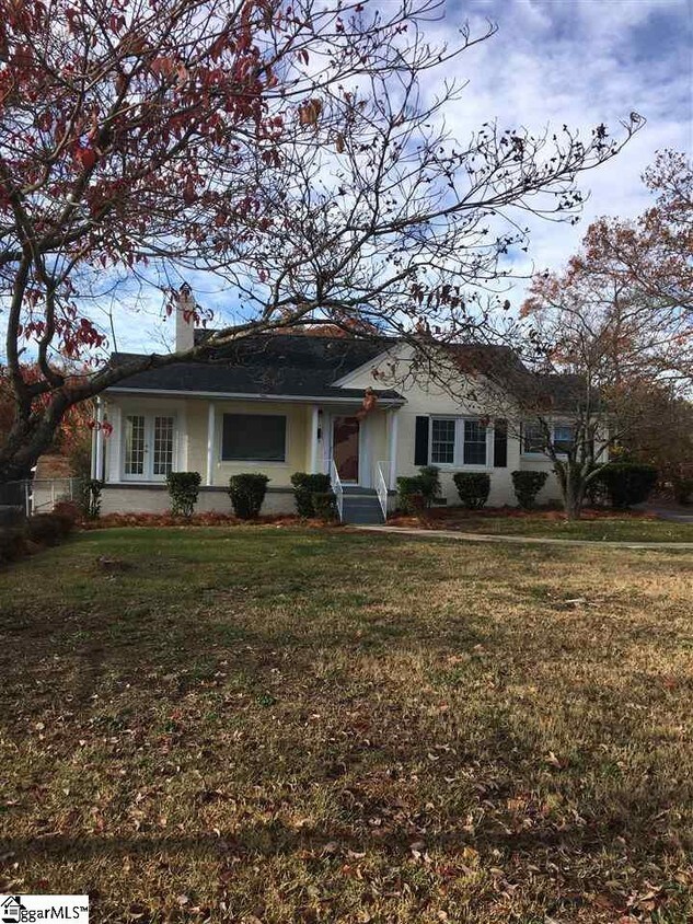 Primary Photo - 110 Andrews St